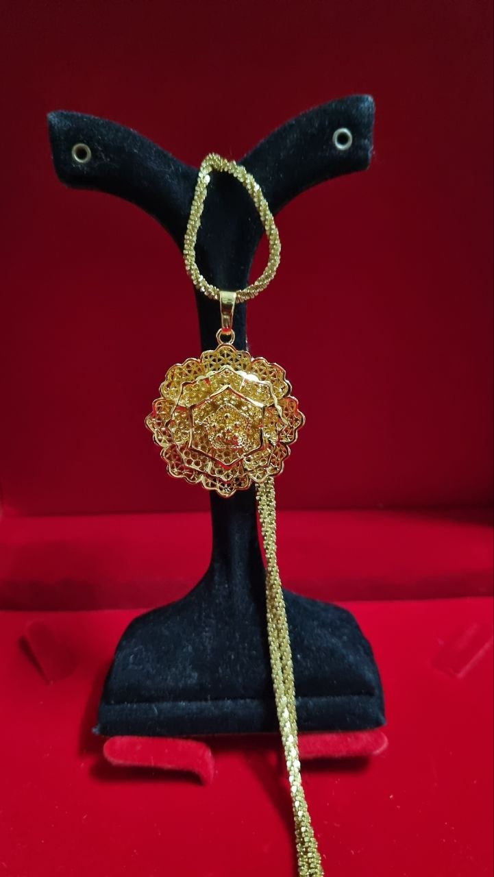 گردنبند طلاروس طرح گل