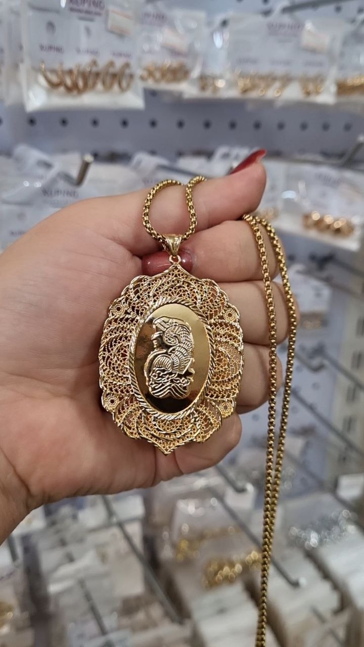گردنبند بلند